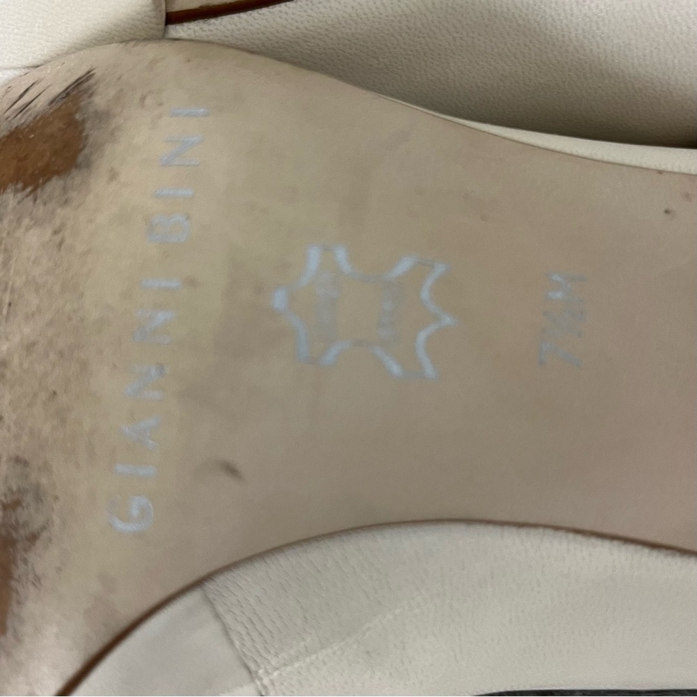 Gianni Bini Cream Pump Heels Decorative Side Bow Size 7.5 - Picture 9 of 12